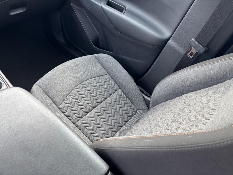 Chevrolet Equinox Vehicle Full-screen Gallery Image 14