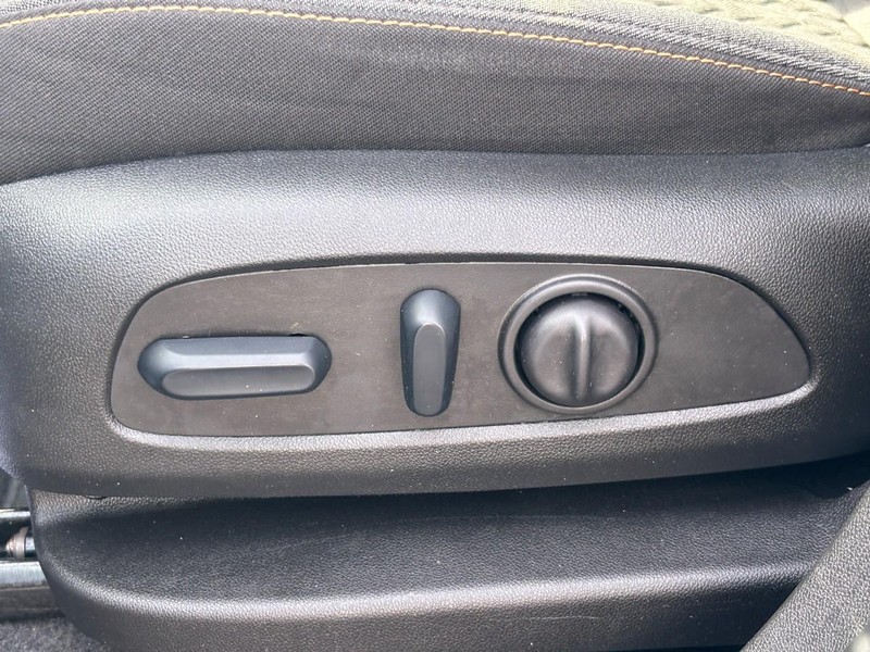 Chevrolet Equinox Vehicle Full-screen Gallery Image 15