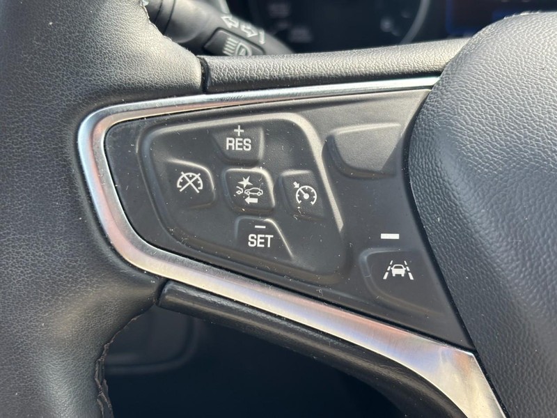 Chevrolet Equinox Vehicle Full-screen Gallery Image 17