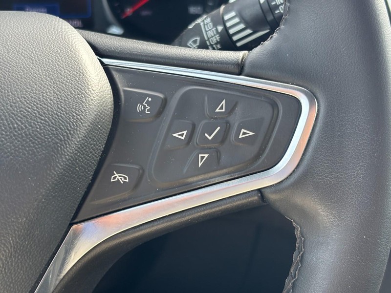 Chevrolet Equinox Vehicle Full-screen Gallery Image 18