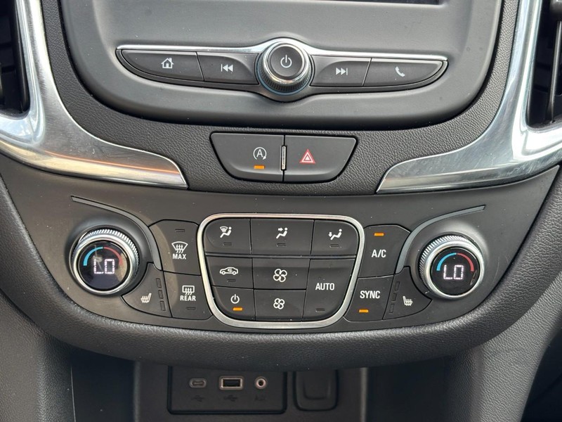 Chevrolet Equinox Vehicle Full-screen Gallery Image 22