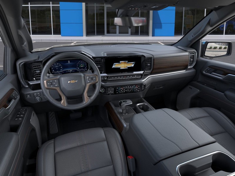 Chevrolet Silverado 1500 Vehicle Full-screen Gallery Image 15