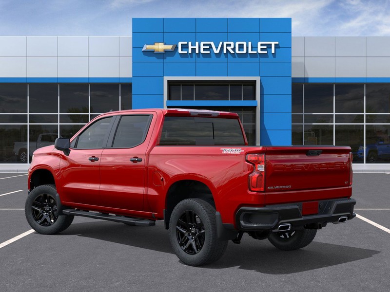 Chevrolet Silverado 1500 Vehicle Full-screen Gallery Image 3