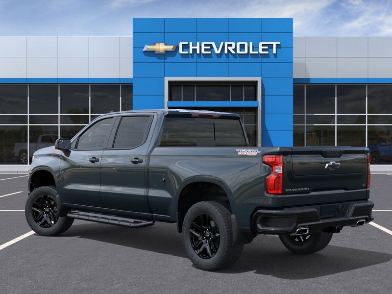 Chevrolet Silverado 1500 Vehicle Full-screen Gallery Image 3