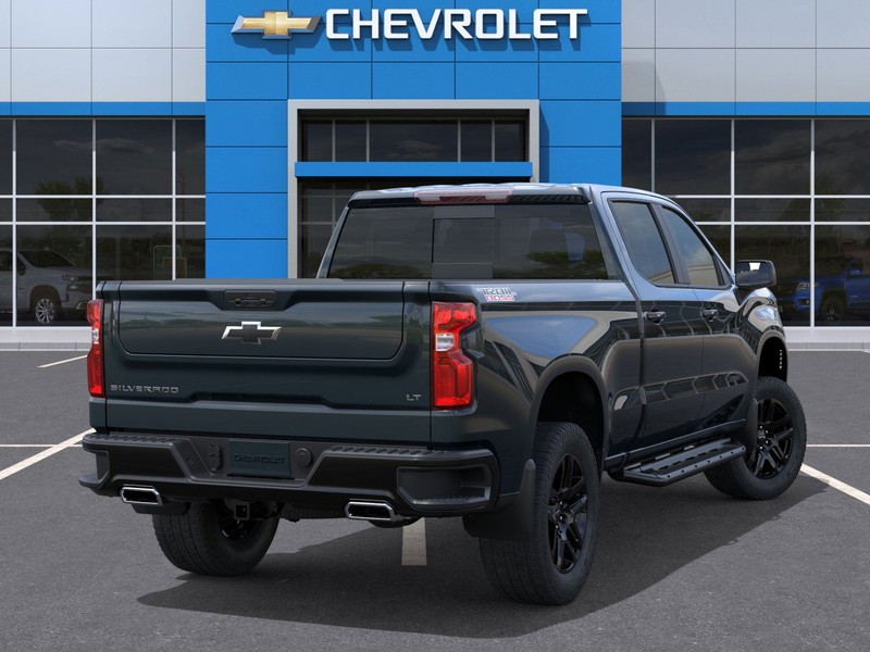 Chevrolet Silverado 1500 Vehicle Full-screen Gallery Image 4