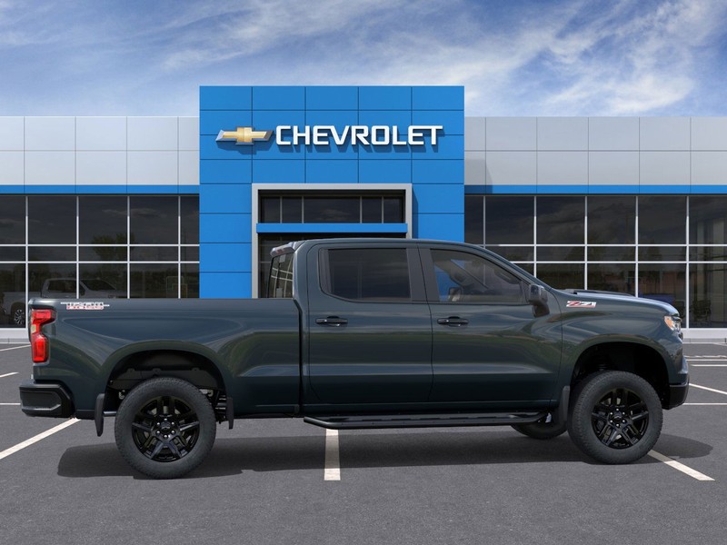 Chevrolet Silverado 1500 Vehicle Full-screen Gallery Image 5