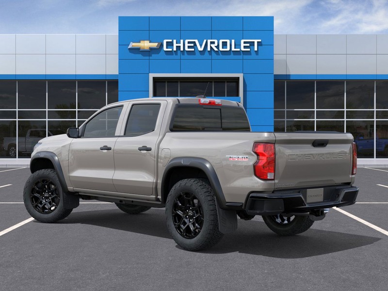 Chevrolet Colorado Vehicle Full-screen Gallery Image 3