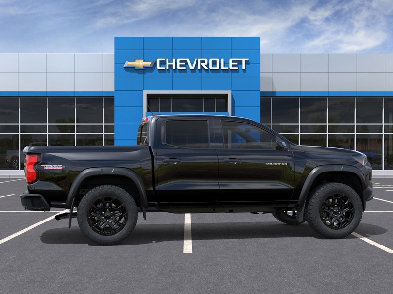Chevrolet Colorado Vehicle Full-screen Gallery Image 5