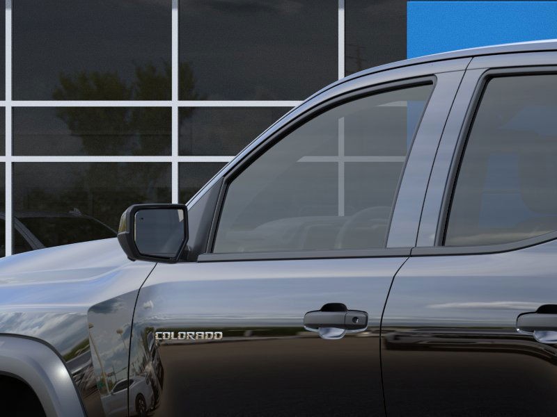 Chevrolet Colorado Vehicle Full-screen Gallery Image 12