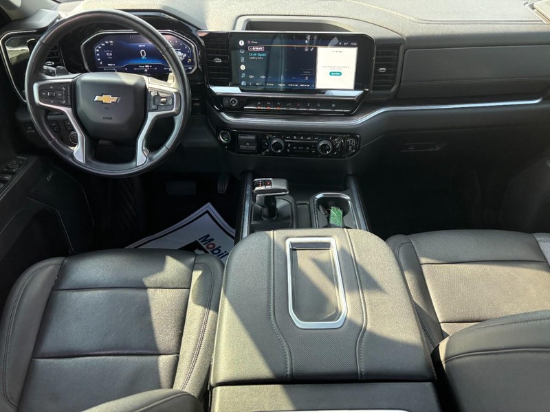 Chevrolet Silverado 1500 Vehicle Full-screen Gallery Image 11