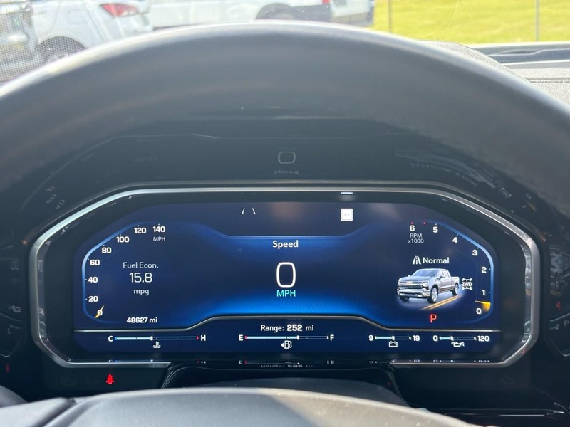 Chevrolet Silverado 1500 Vehicle Full-screen Gallery Image 19