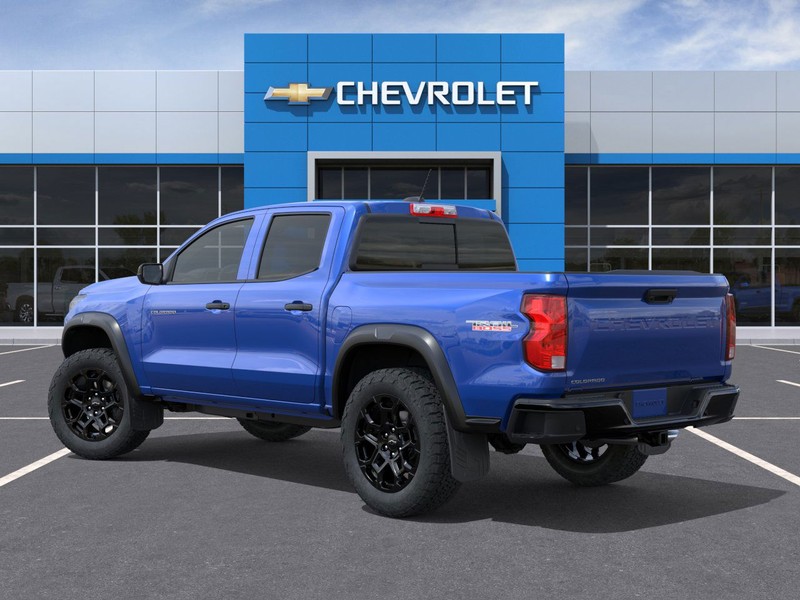 Chevrolet Colorado Vehicle Full-screen Gallery Image 3