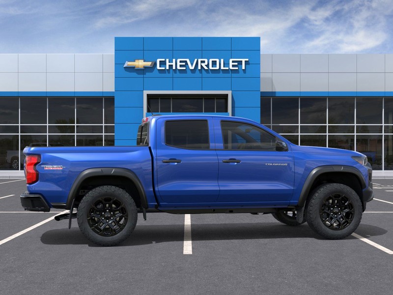 Chevrolet Colorado Vehicle Full-screen Gallery Image 5