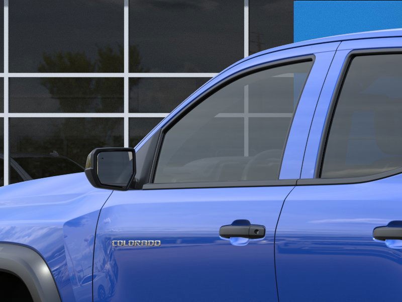 Chevrolet Colorado Vehicle Full-screen Gallery Image 12