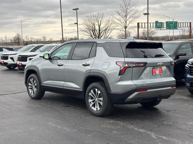 Chevrolet Equinox Vehicle Full-screen Gallery Image 3