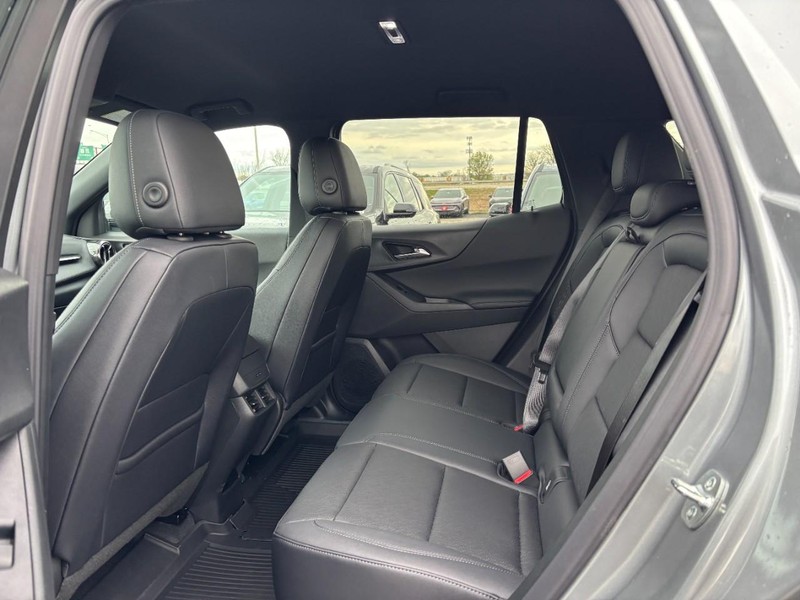 Chevrolet Equinox Vehicle Full-screen Gallery Image 5