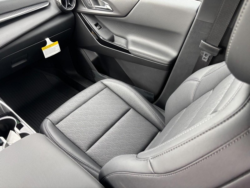 Chevrolet Equinox Vehicle Full-screen Gallery Image 9