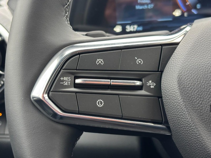 Chevrolet Equinox Vehicle Full-screen Gallery Image 12