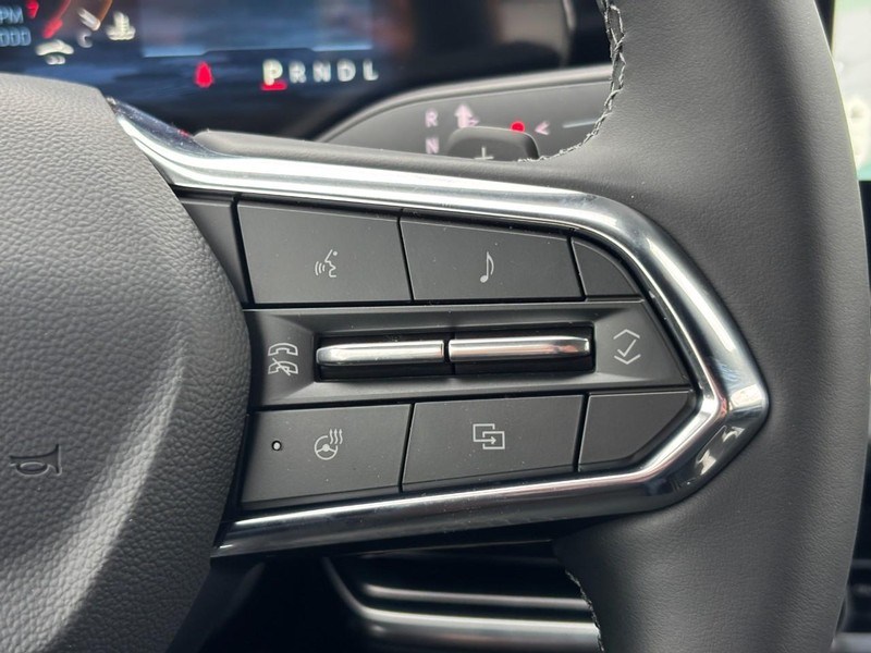 Chevrolet Equinox Vehicle Full-screen Gallery Image 13