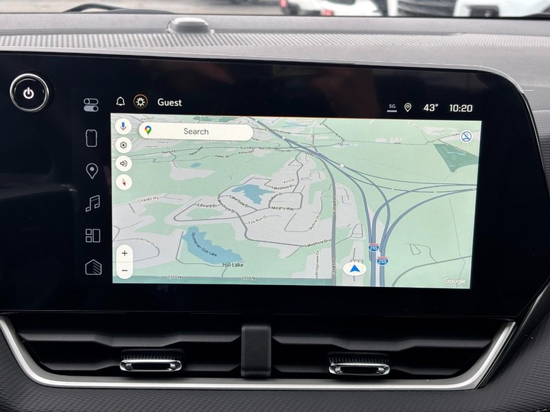 Chevrolet Equinox Vehicle Full-screen Gallery Image 16