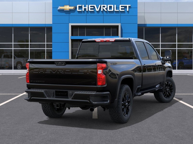 Chevrolet Silverado 2500HD Vehicle Full-screen Gallery Image 4