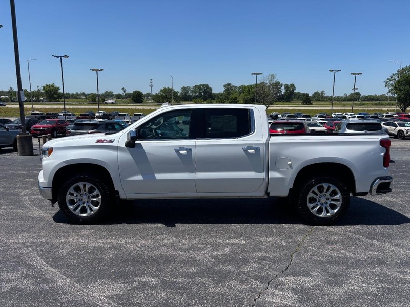 Chevrolet Silverado 1500 Vehicle Full-screen Gallery Image 2