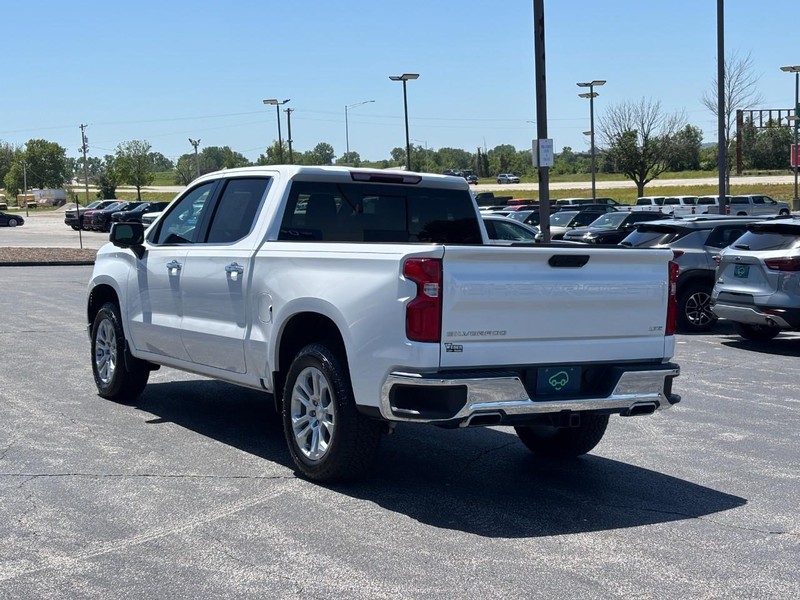 Chevrolet Silverado 1500 Vehicle Full-screen Gallery Image 3