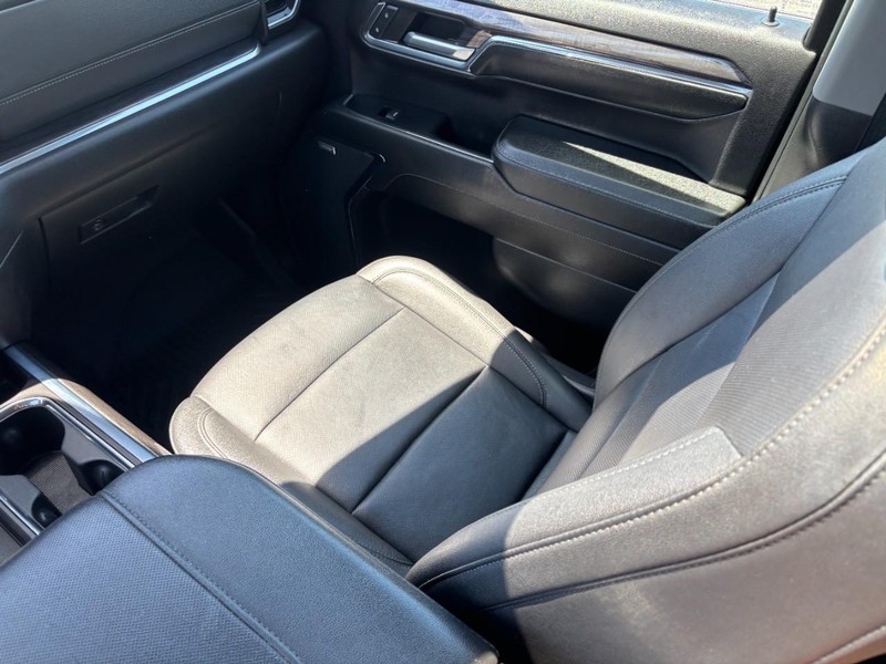 Chevrolet Silverado 1500 Vehicle Full-screen Gallery Image 14