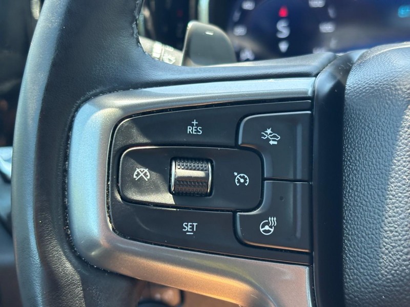 Chevrolet Silverado 1500 Vehicle Full-screen Gallery Image 17