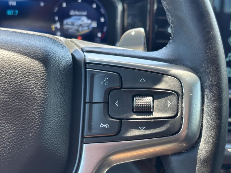 Chevrolet Silverado 1500 Vehicle Full-screen Gallery Image 18
