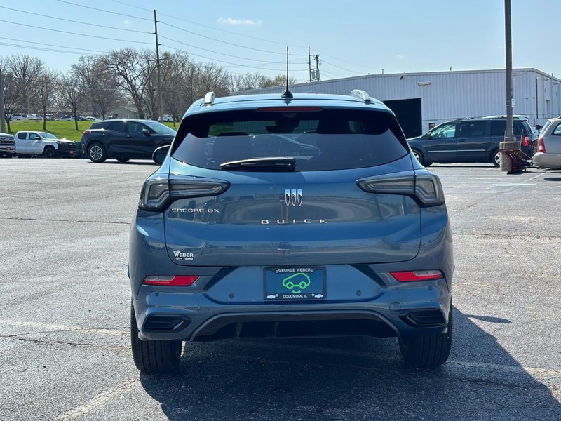 Buick Encore GX Vehicle Full-screen Gallery Image 4