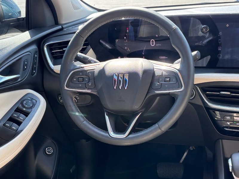 Buick Encore GX Vehicle Full-screen Gallery Image 12