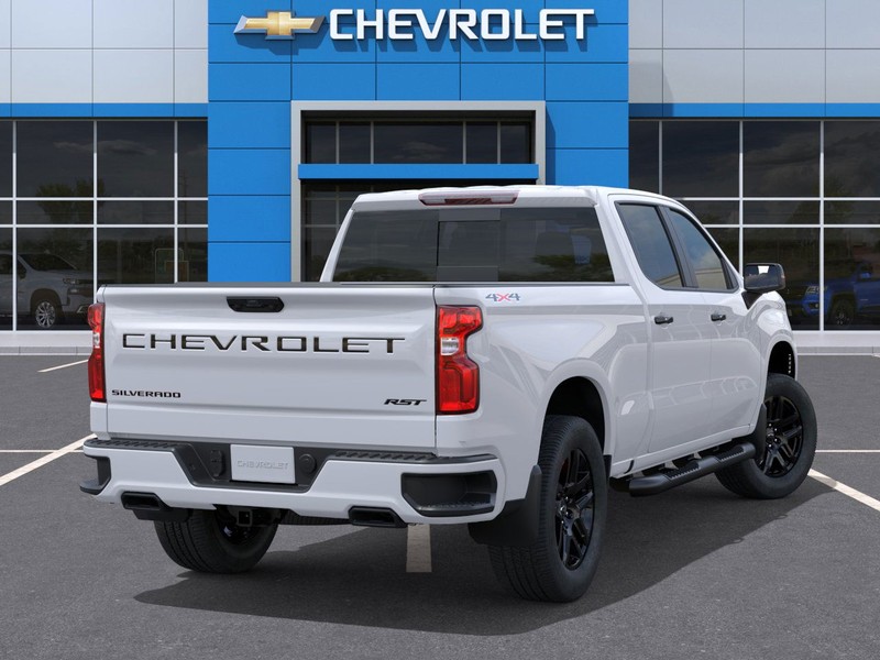Chevrolet Silverado 1500 Vehicle Full-screen Gallery Image 4