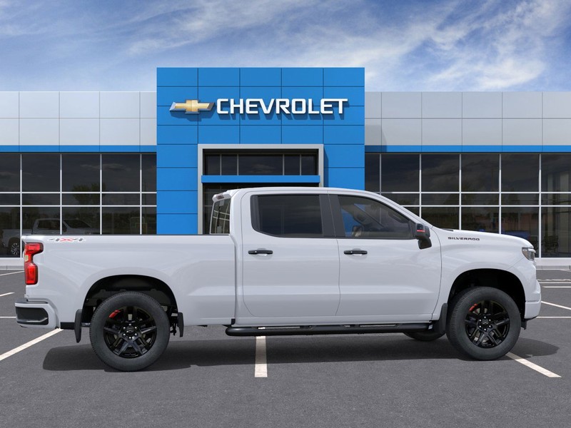 Chevrolet Silverado 1500 Vehicle Full-screen Gallery Image 5