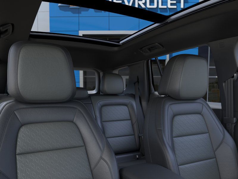 Chevrolet Equinox Vehicle Full-screen Gallery Image 24