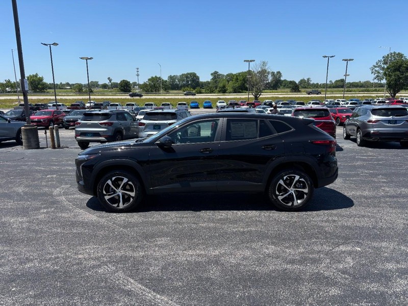 Chevrolet Trax Vehicle Full-screen Gallery Image 2