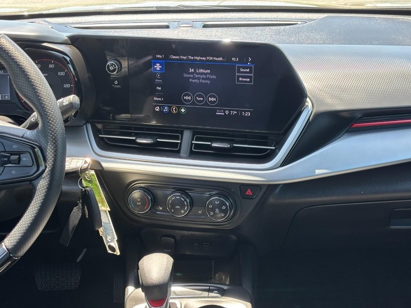 Chevrolet Trax Vehicle Full-screen Gallery Image 13