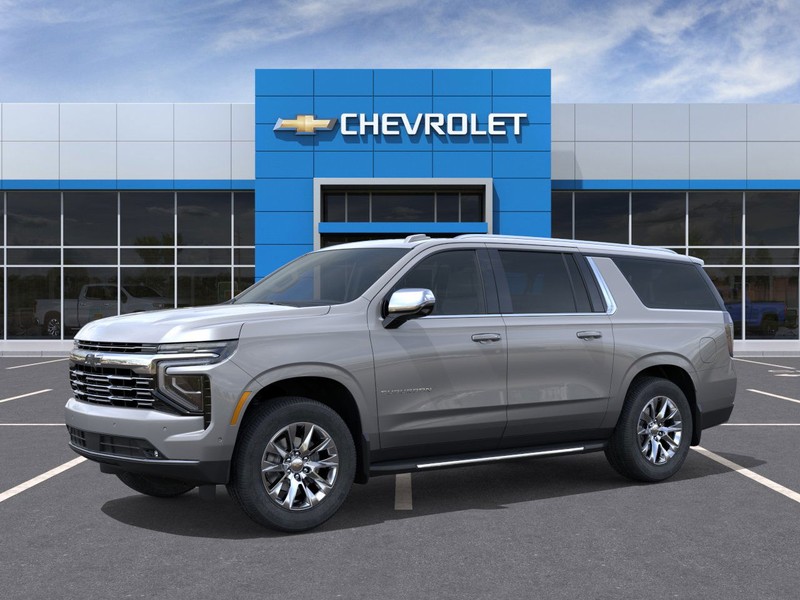 Chevrolet Suburban Vehicle Full-screen Gallery Image 2
