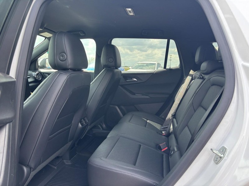 Chevrolet Equinox Vehicle Full-screen Gallery Image 5