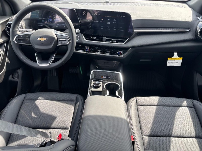 Chevrolet Equinox Vehicle Full-screen Gallery Image 6