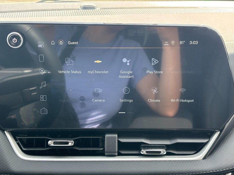 Chevrolet Equinox Vehicle Full-screen Gallery Image 15