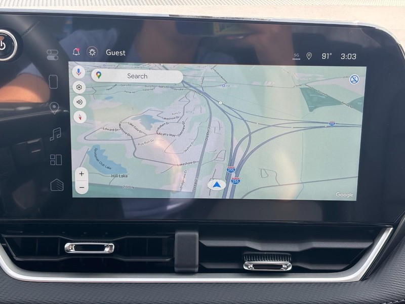Chevrolet Equinox Vehicle Full-screen Gallery Image 16