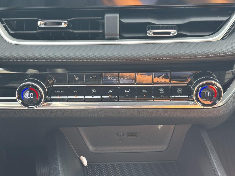 Chevrolet Equinox Vehicle Full-screen Gallery Image 18
