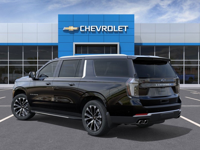 Chevrolet Suburban Vehicle Full-screen Gallery Image 3