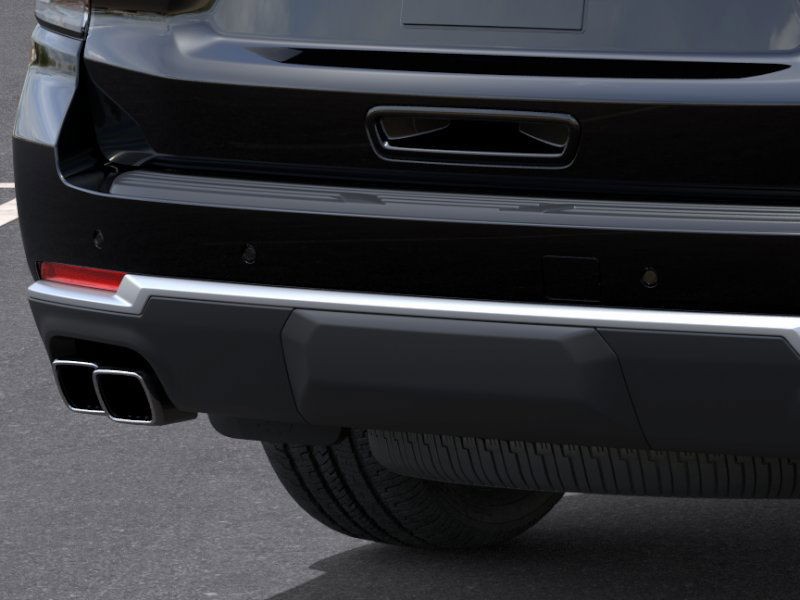 Chevrolet Suburban Vehicle Full-screen Gallery Image 14