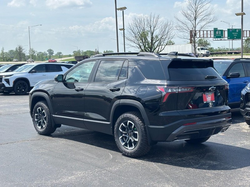 Chevrolet Equinox Vehicle Full-screen Gallery Image 3