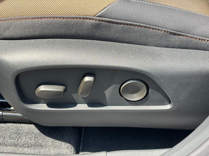 Chevrolet Equinox Vehicle Full-screen Gallery Image 10