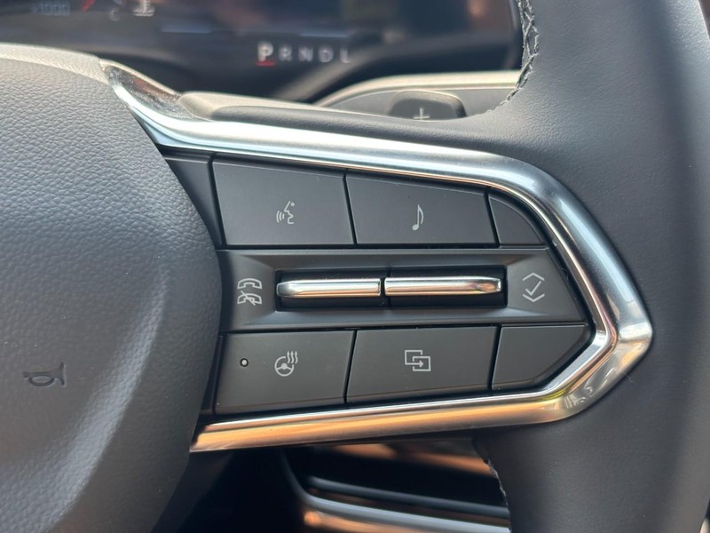 Chevrolet Equinox Vehicle Full-screen Gallery Image 13