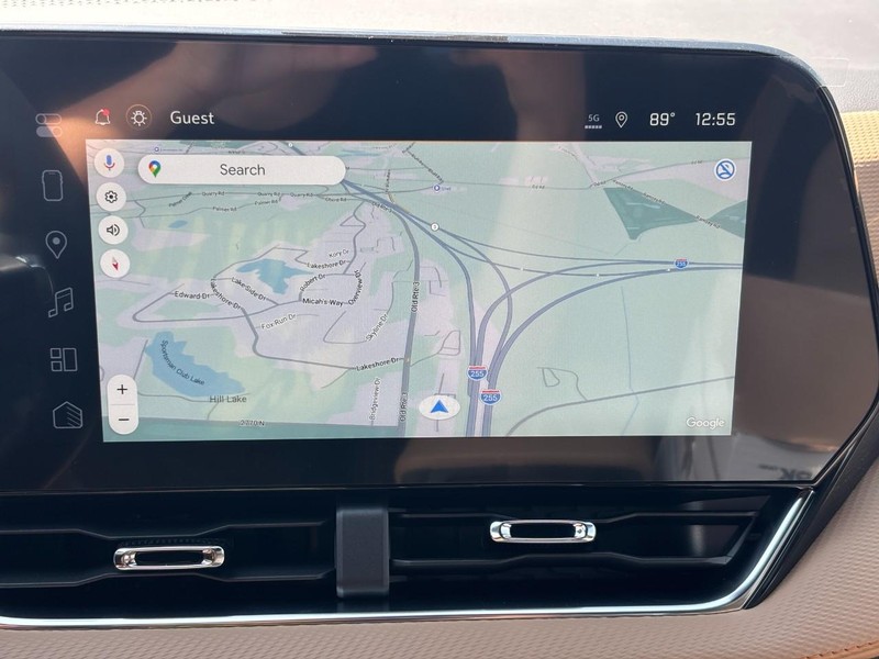 Chevrolet Equinox Vehicle Full-screen Gallery Image 16