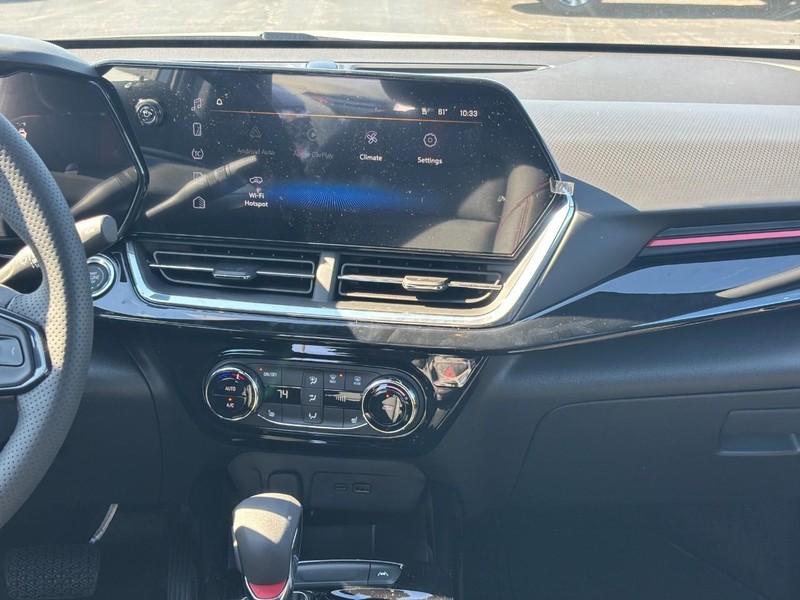 Chevrolet Trax Vehicle Full-screen Gallery Image 8